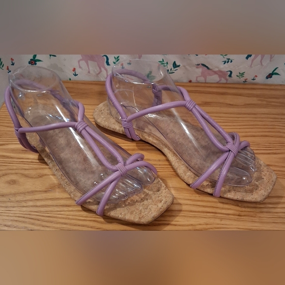 EUC Vince Hazen Lilac Leather Strappy Boho Casual Everyday Comfy Sandal SZ 9.5